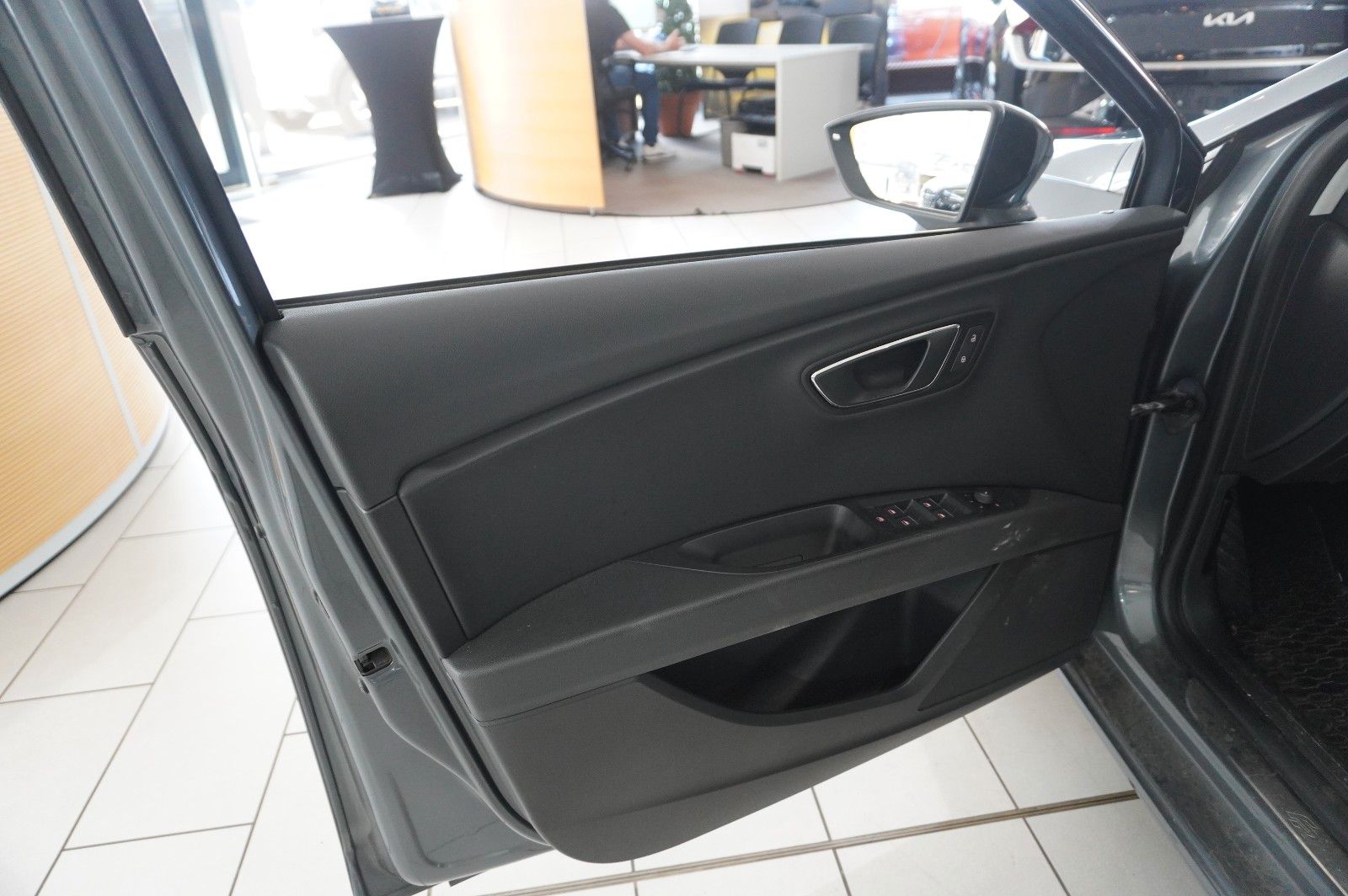 Fahrzeugabbildung SEAT Leon ST 1.4 TSI FR SPORT DSG KLIMA/PDC/TEMP/PANO
