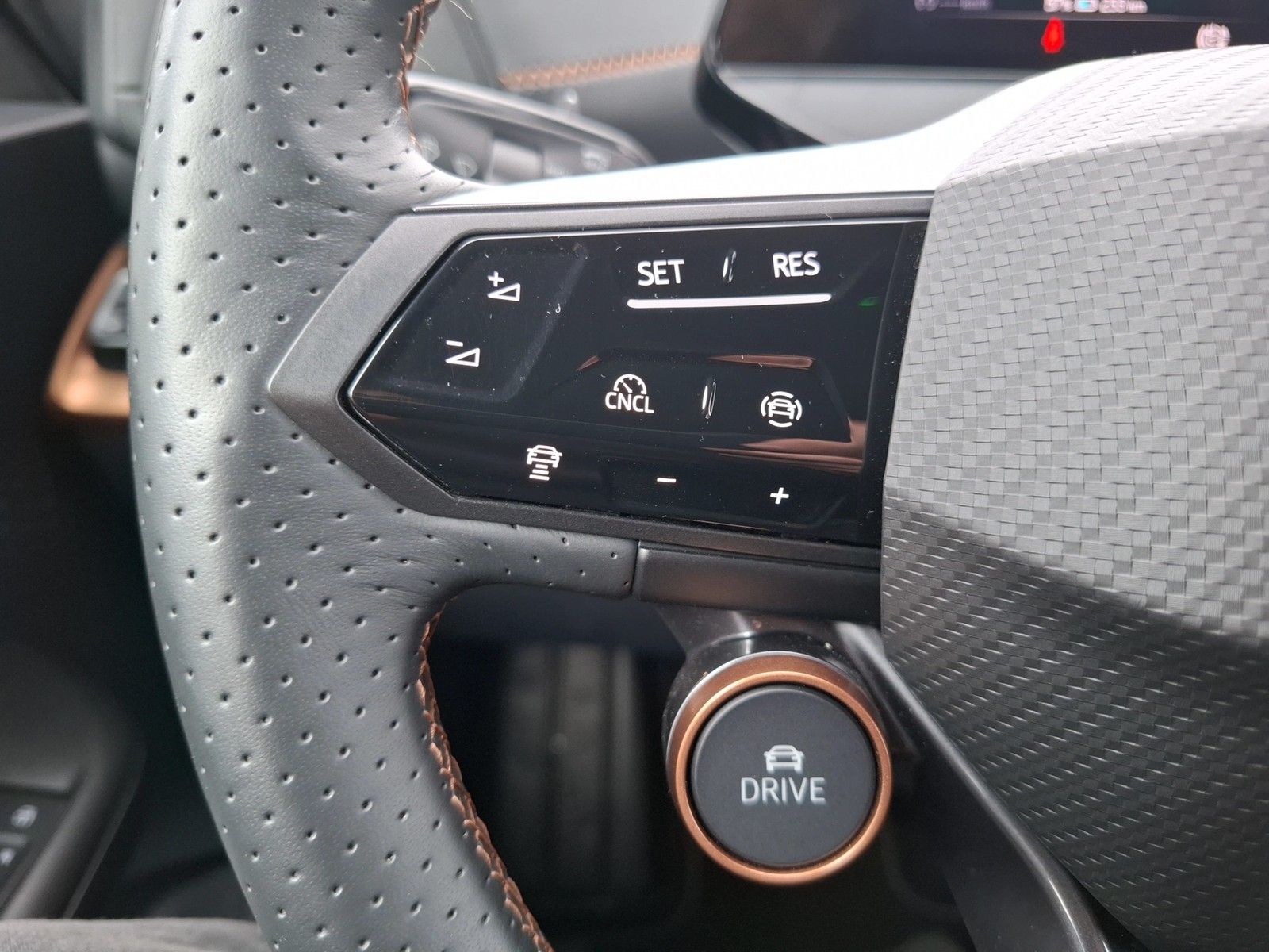 Fahrzeugabbildung CUPRA Born 170KW LED Navi 20" AID RFK Sennheiser SH
