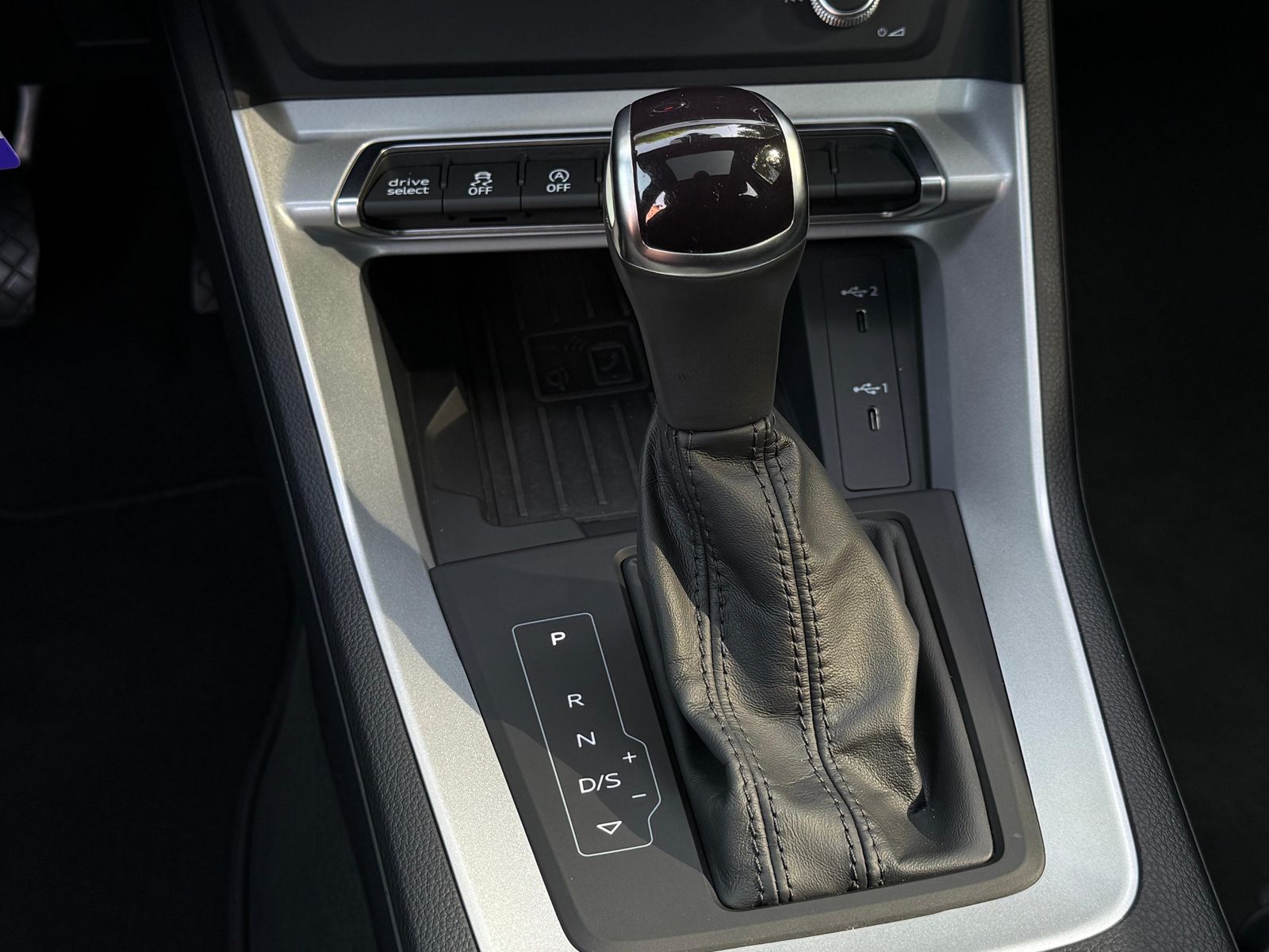 Fahrzeugabbildung Audi Q3 Sportback 35TDI S-tr. S Line LED+PANO+NAV+SHZ