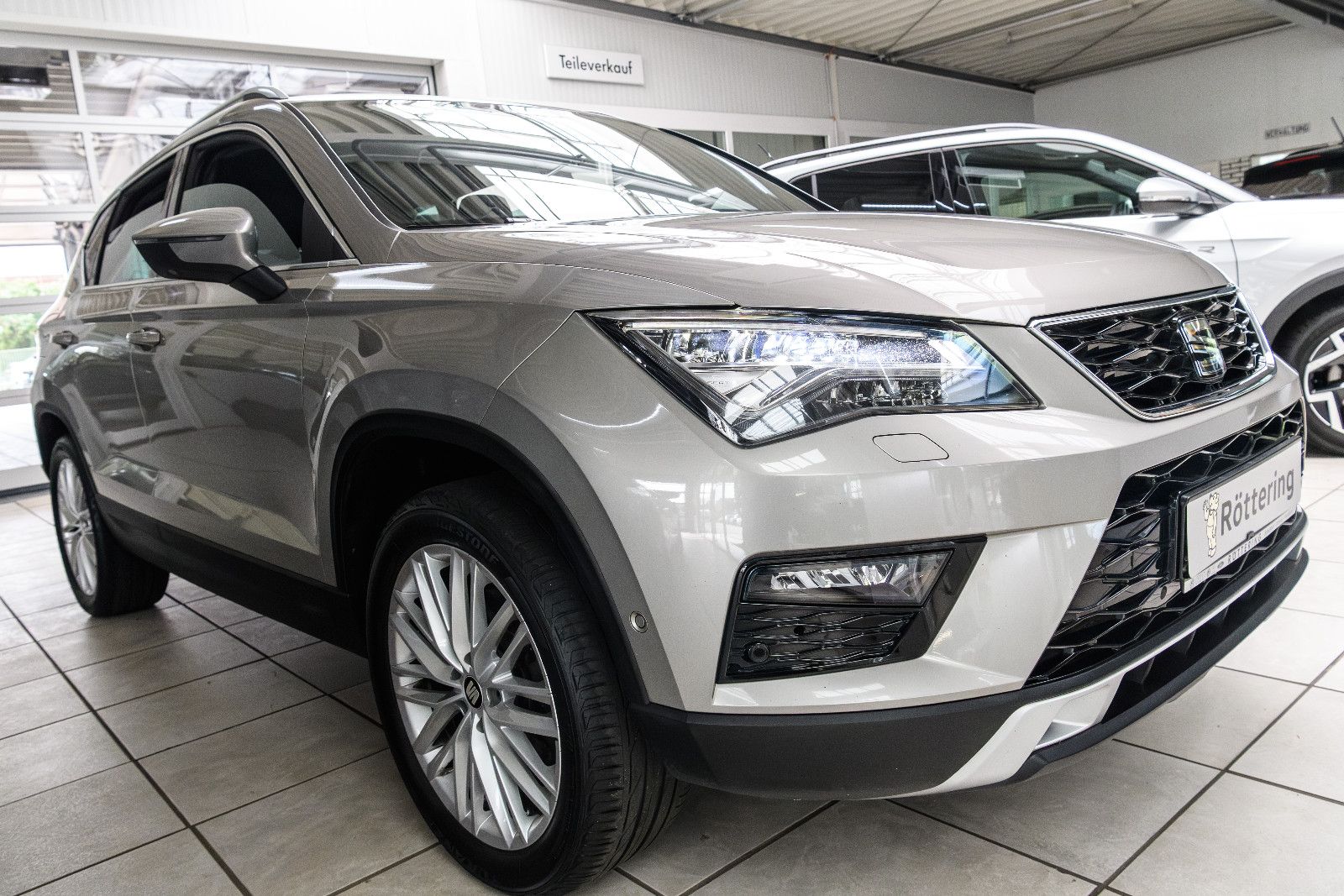 Fahrzeugabbildung SEAT Ateca Xcellence 4Drive +DSG+ Navi + AHK + Kamera