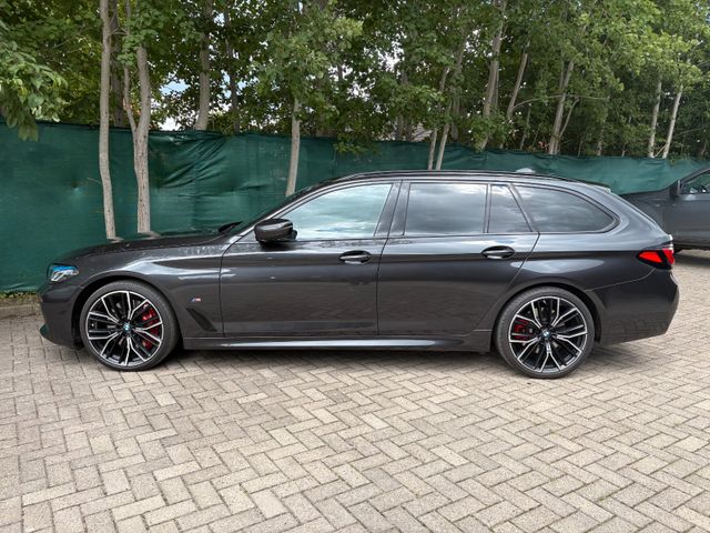 BMW 540d xDrive Touring A - AHK Standhz. Pano