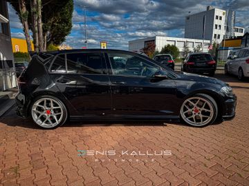 Volkswagen Golf - 10