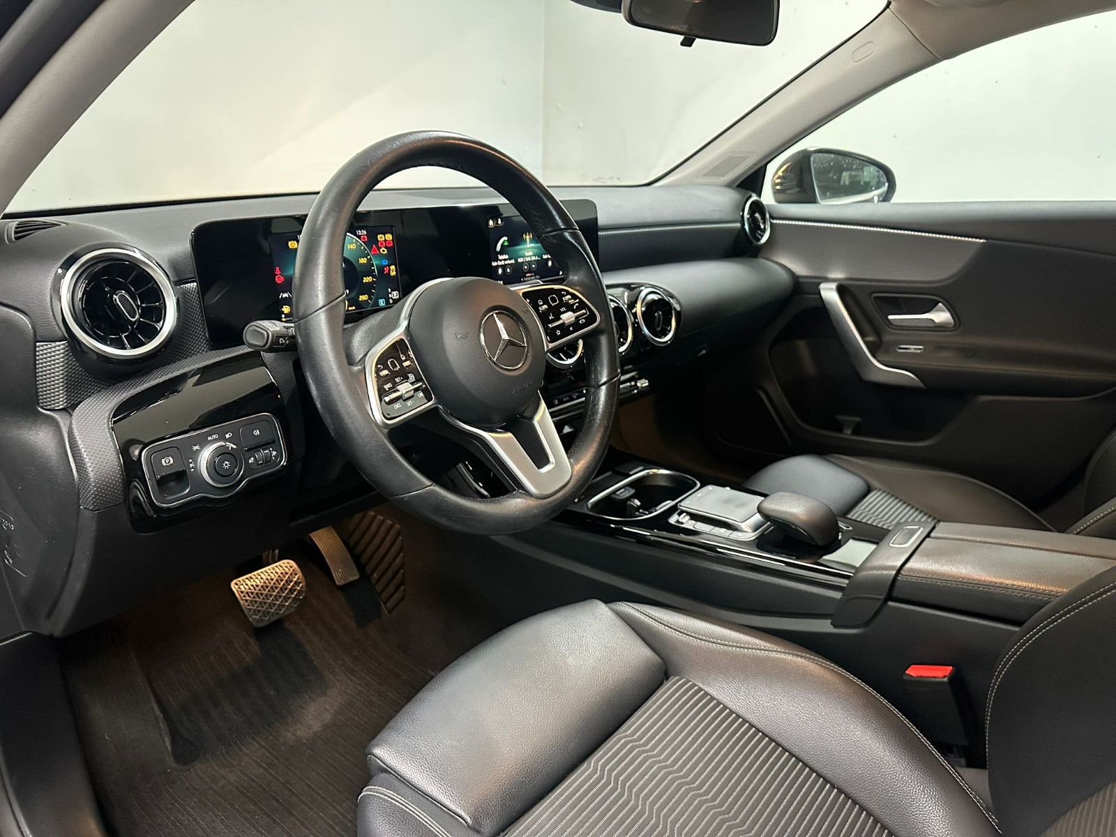 Fahrzeugabbildung Mercedes-Benz A 200 d Progressive *KLIMA*SPURHALT*