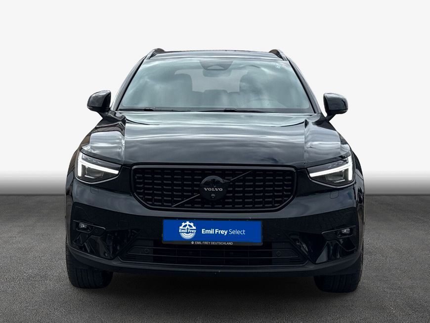 Volvo XC40 B3 B DKG Plus Black Edition imagem 3