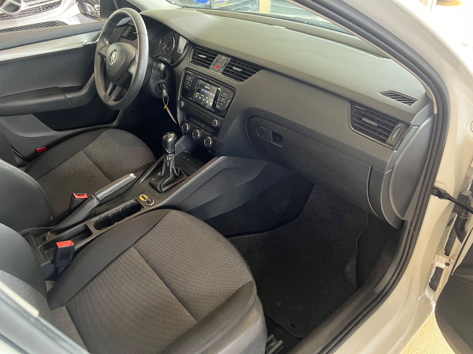 Fahrzeugabbildung SKODA Octavia Combi Active