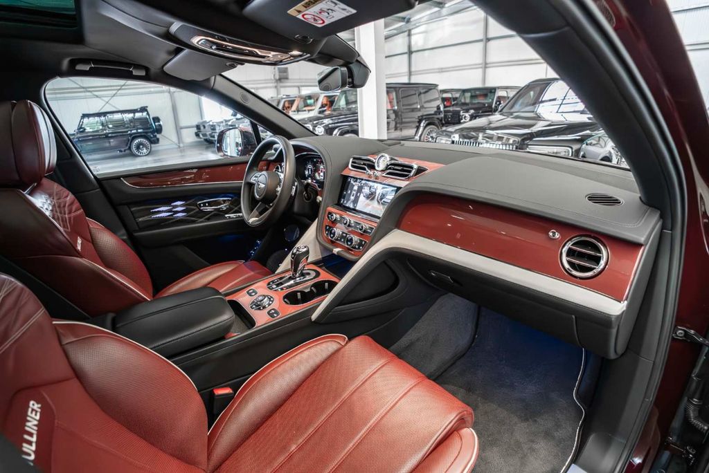 BENTLEY Bentayga 2024