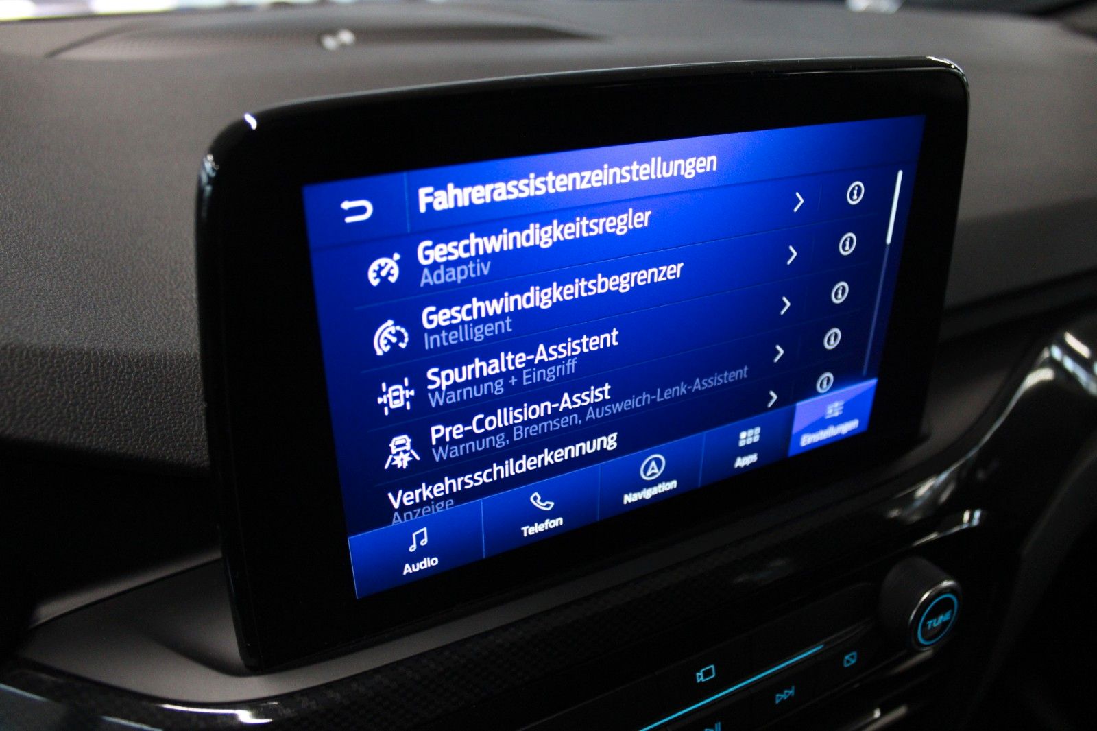 Fahrzeugabbildung Ford Kuga 2.5 PHEV ST-Line X Automatik LED ACC 2xCAM