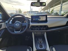 Fahrzeugabbildung Nissan Qashqai 1.3 DIG-T Tekna 4x4 BOSE PANODACH 19"ALU