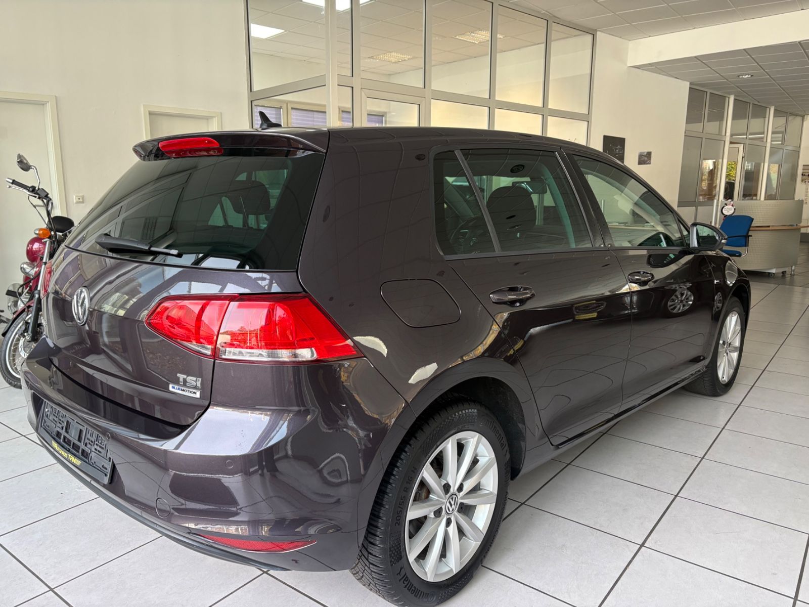 Fahrzeugabbildung Volkswagen Golf VII Lim. Lounge BMT