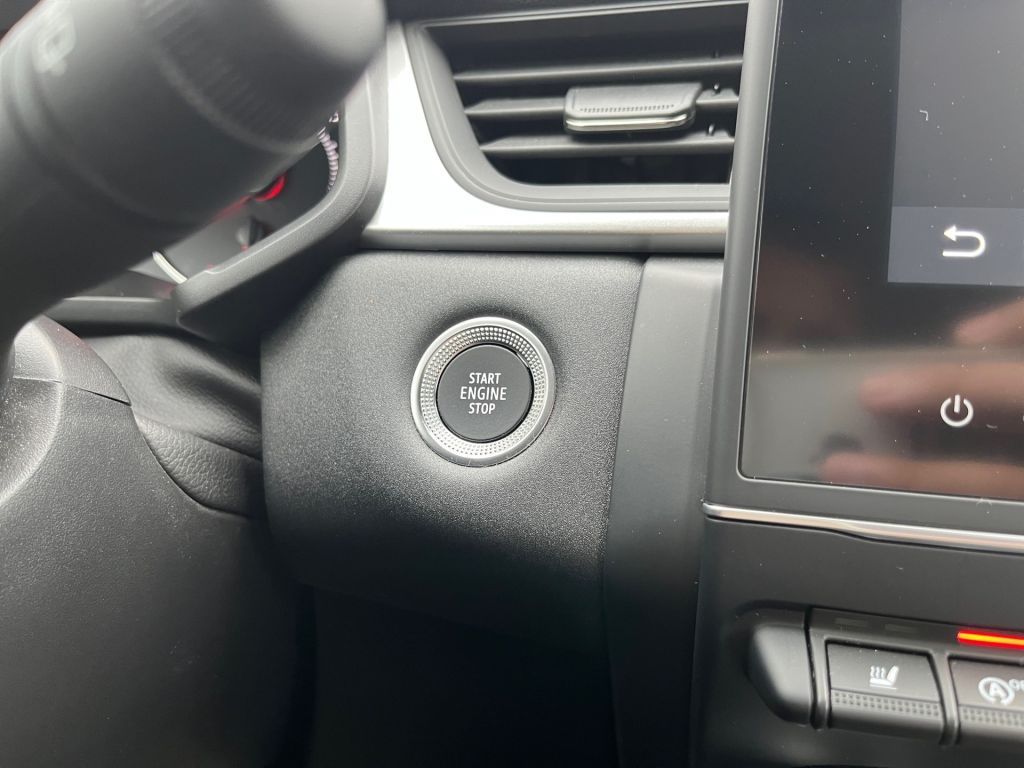 Renault Captur TCe 90 EQUILIBRE – Bild 18