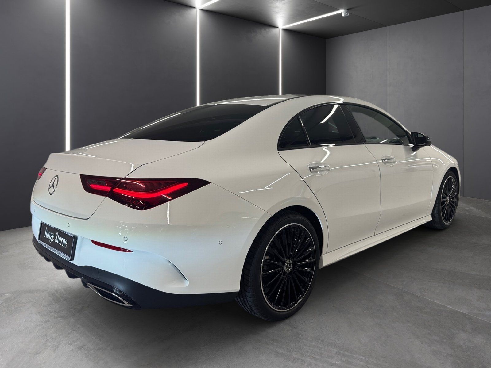 Fahrzeugabbildung Mercedes-Benz CLA 200 AMG Plus*Pano*Burmester*Night*HuD*360°*