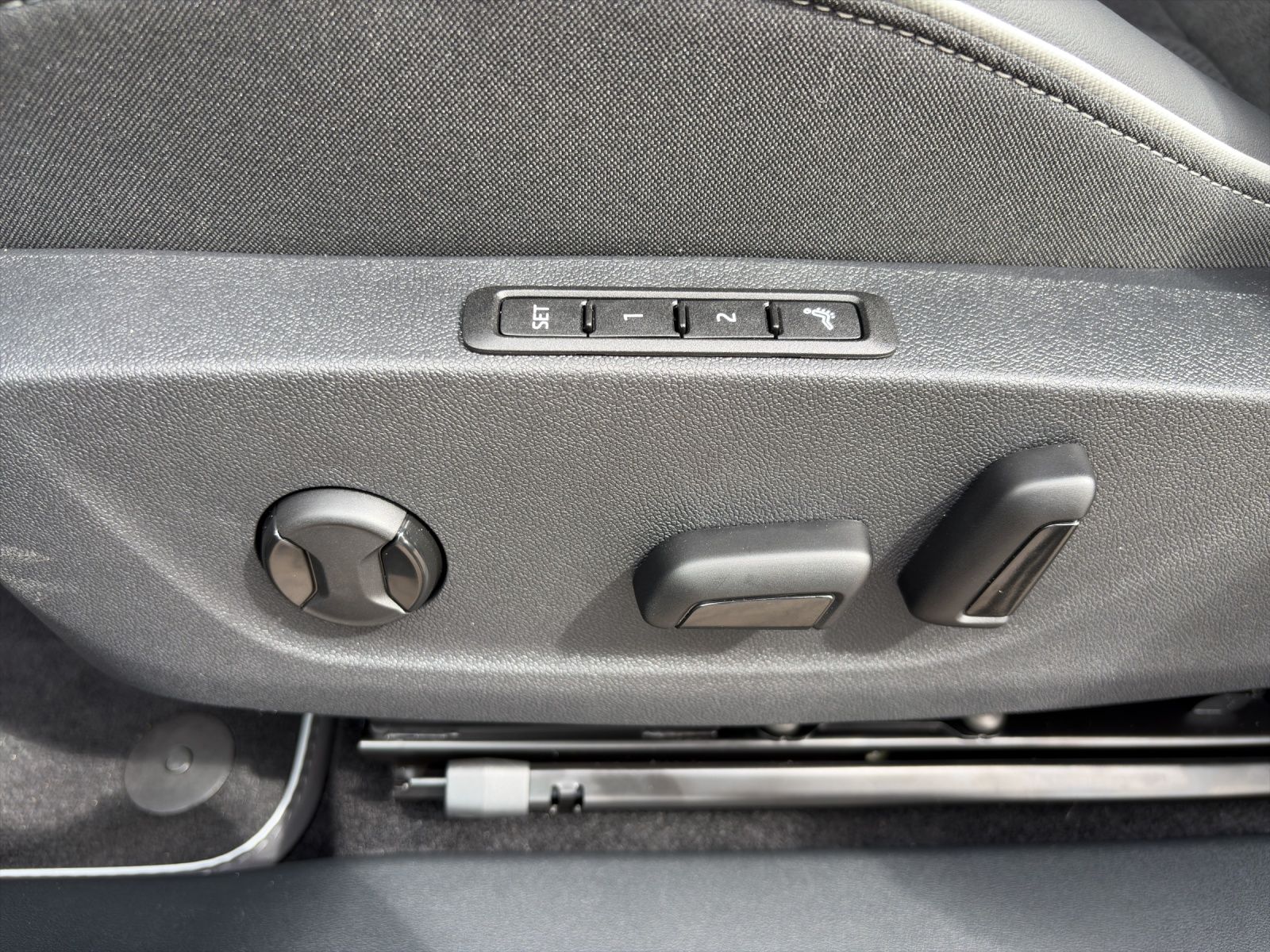 Fahrzeugabbildung SKODA Elroq Sportline 60 MATRIX AHK ACC