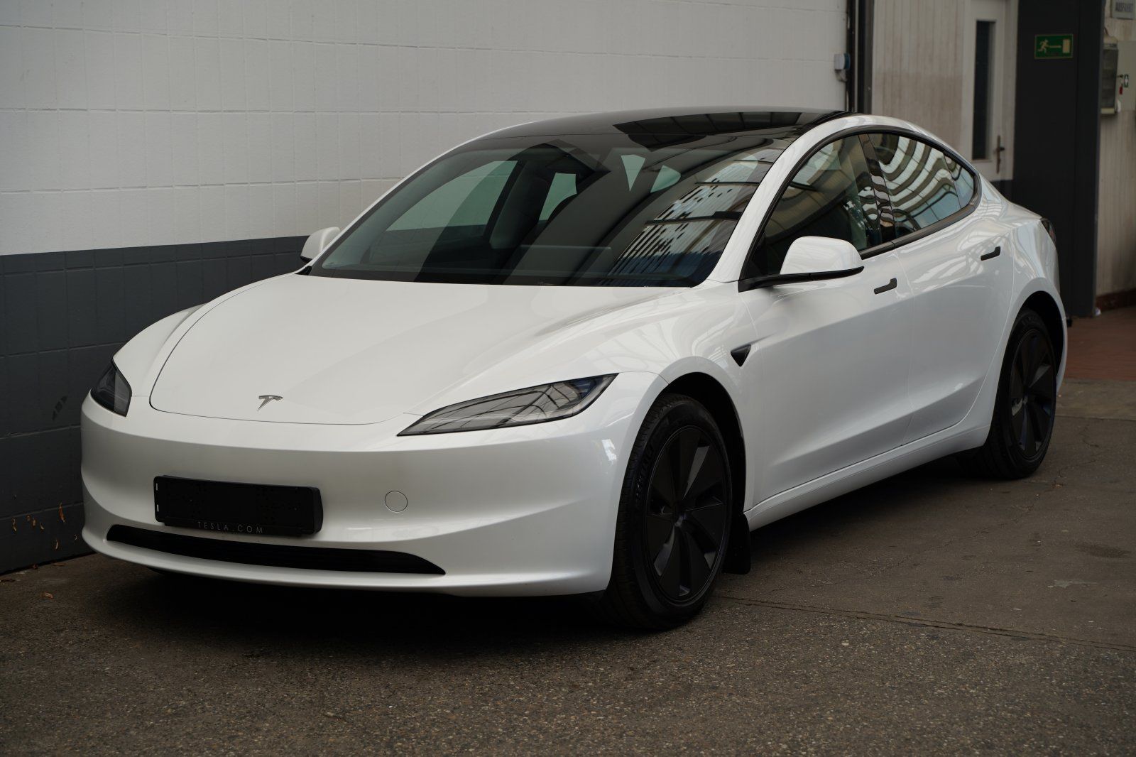 Tesla Model 3 Standard Range Highland EAP unfallfre foto 3