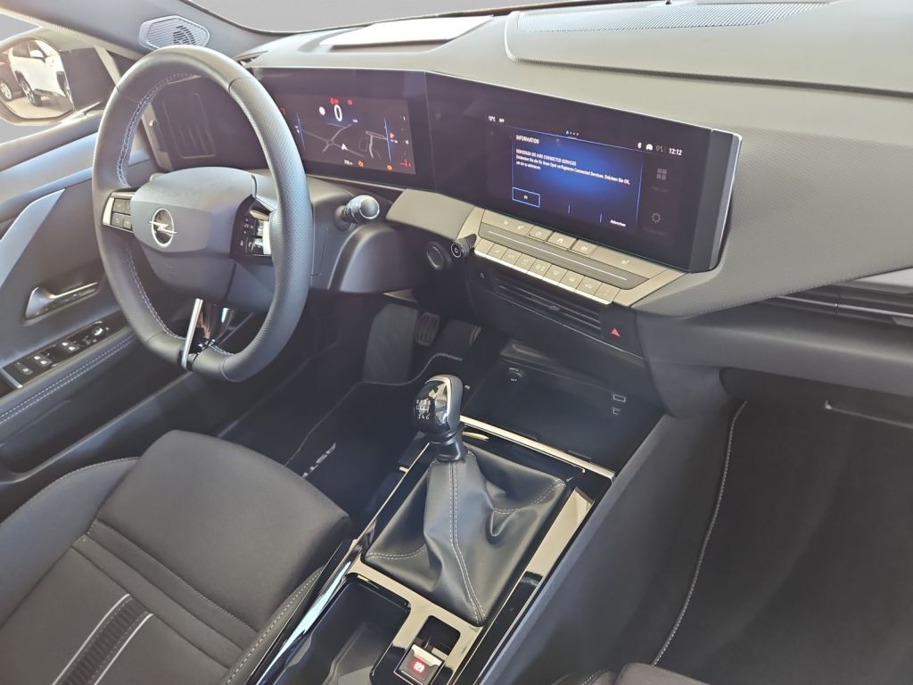 Fahrzeugabbildung Opel Astra 1.2 Turbo GS Navi Sitzheizung Allwetter ..