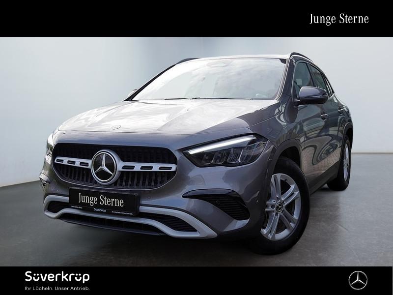 Mercedes-Benz GLA 200 // AHK KAMERA SPUR PDC SHZ