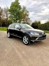 Volkswagen Touareg 3.0 V6 TDI / Luftfahrwerk / Exklusiv  - VW Touareg von privat