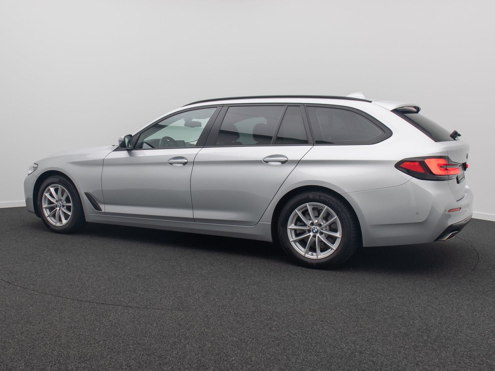 Fahrzeugabbildung BMW 520d Kamera DAB 4xKlima Alarm GeschwindigReg