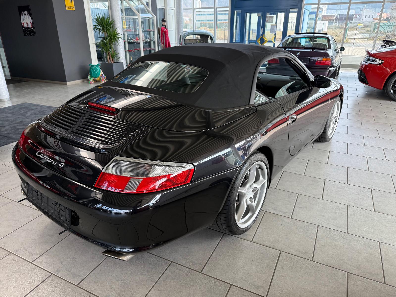 Porsche 996 Carrera 4 Cabriolet. 23900 KM. 1 Hand