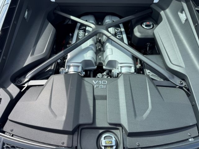 Fahrzeugabbildung Audi R8 5.2 FSI Performance Carbon Sportpaket Navi Le