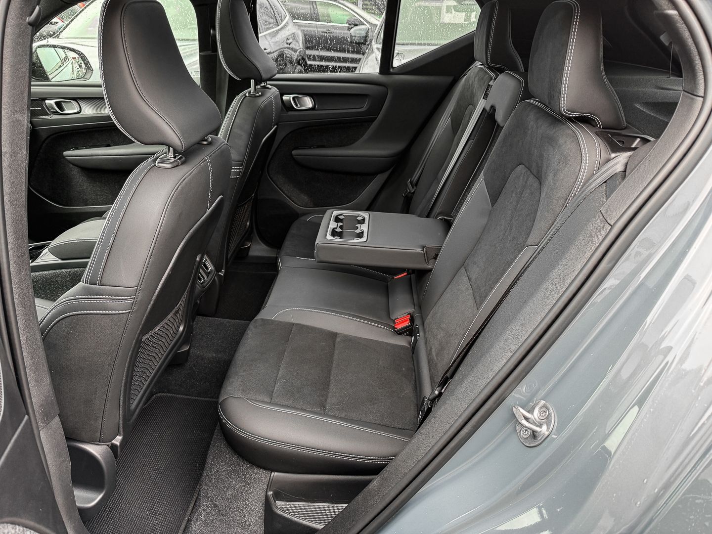 Volvo XC40 Ultimate Dark 2WD B4 EU6d StandHZG AHK Digi foto 17