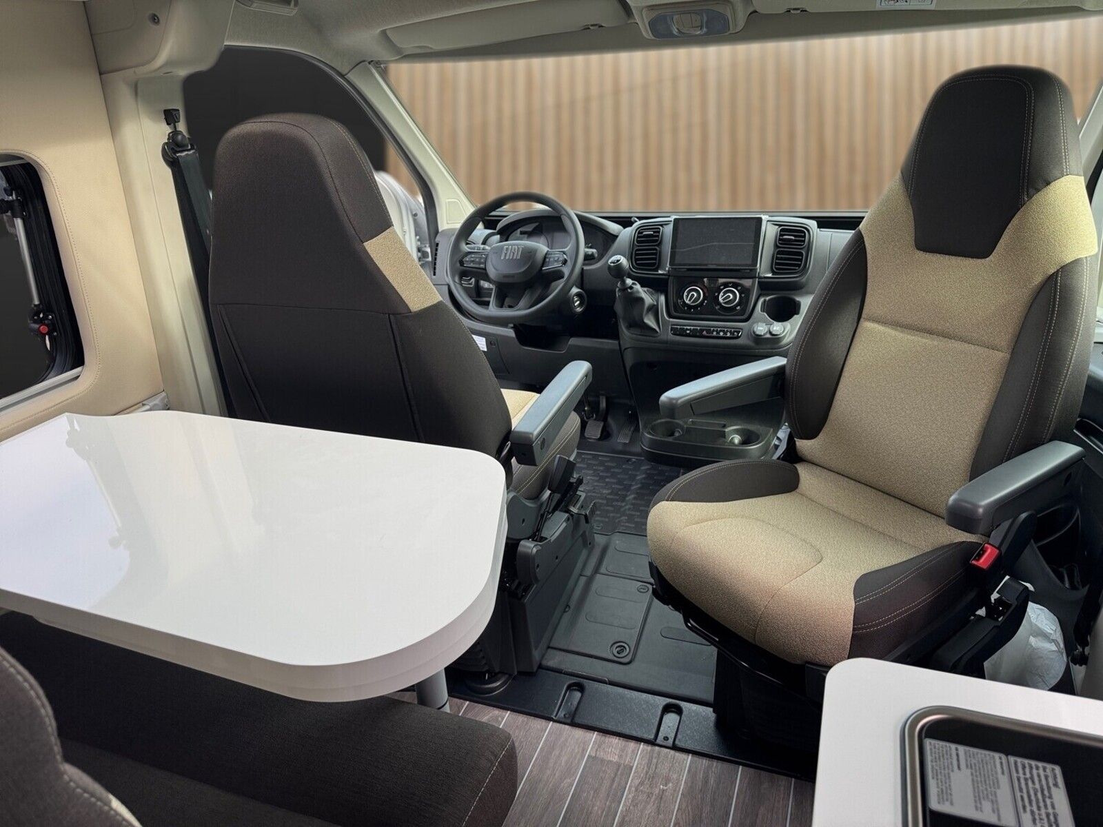 Fahrzeugabbildung Forster Livin Up FV599EBL Solar,Markise,RK