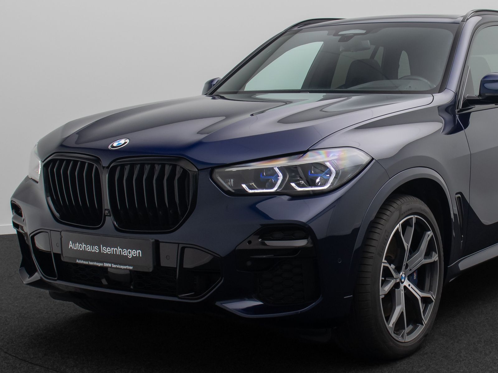 Fahrzeugabbildung BMW X5 xD30d M Sport 360&deg;HUD Panorama Individual 21"