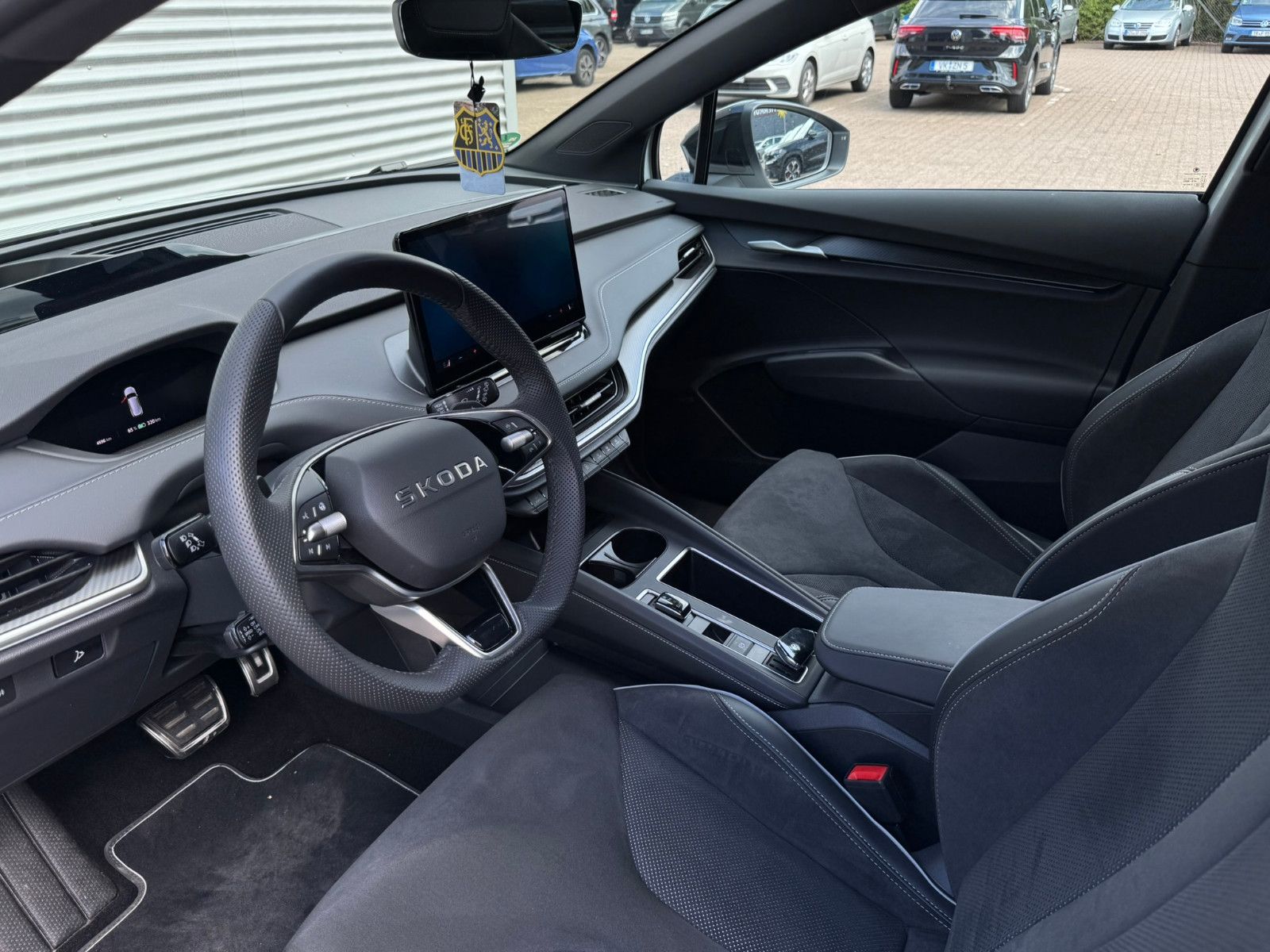 Fahrzeugabbildung SKODA Enyaq 85 x Sportline