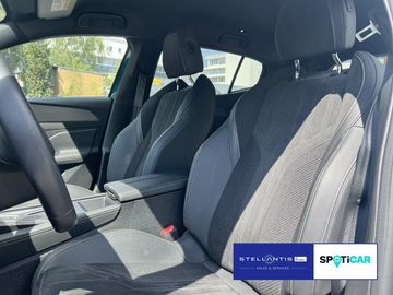 Peugeot 408 - 9