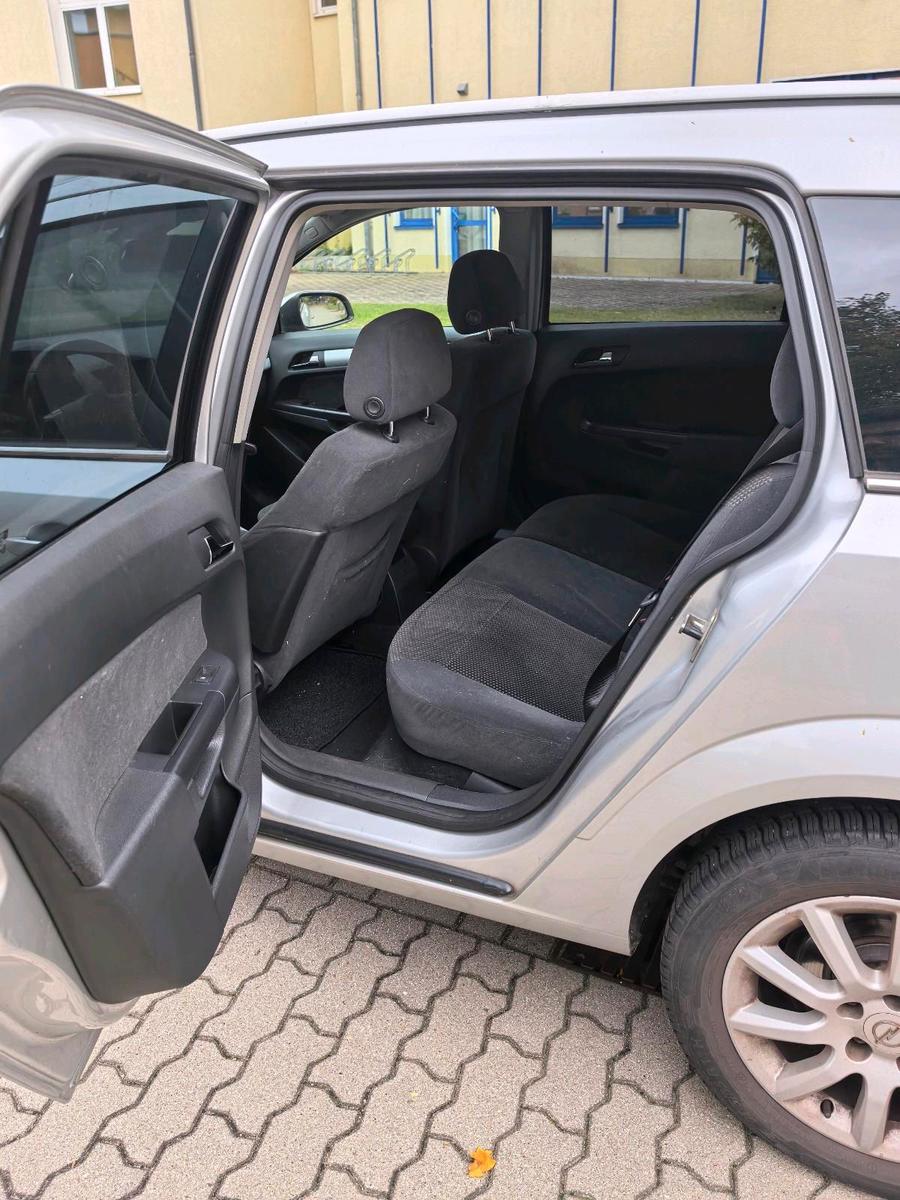 Opel Astra 2005 — photo 8