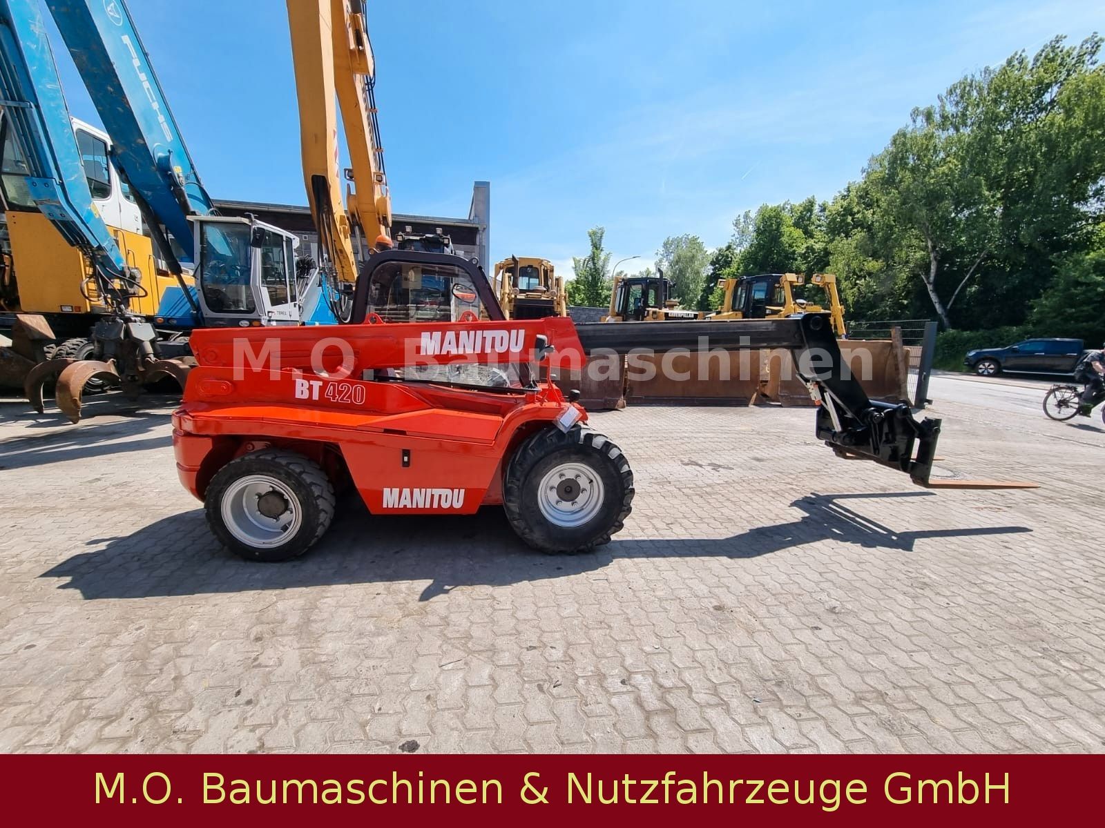 Fahrzeugabbildung Manitou BT 420 / SW /Gabel / 2 t / 4m / 4x4 /