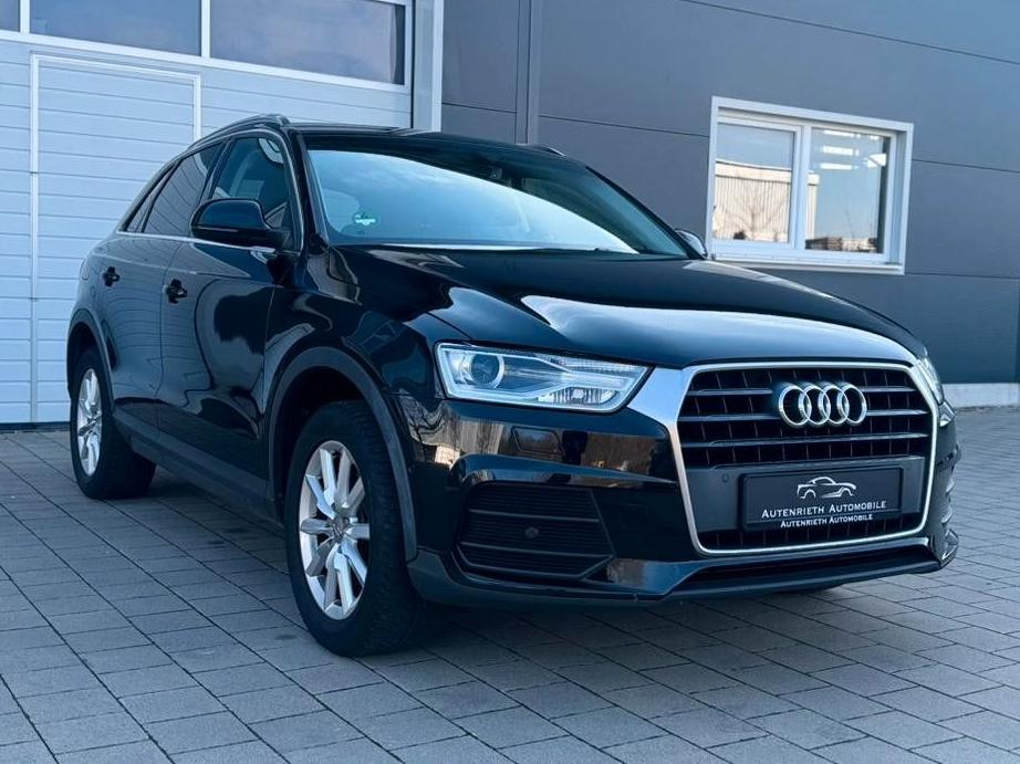Audi Q3 AUTOMATIK/XENON/NAVI/AHK/GARANTIE