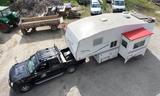 Fleetwood Wohnauflieger mit Isuzu 3l Pickup