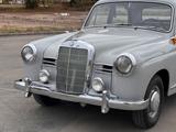 Mercedes-Benz Mercedes Ponton 180 d Oldtimer - Mercedes-Benz mit Diesel-Antrieb: Ponton