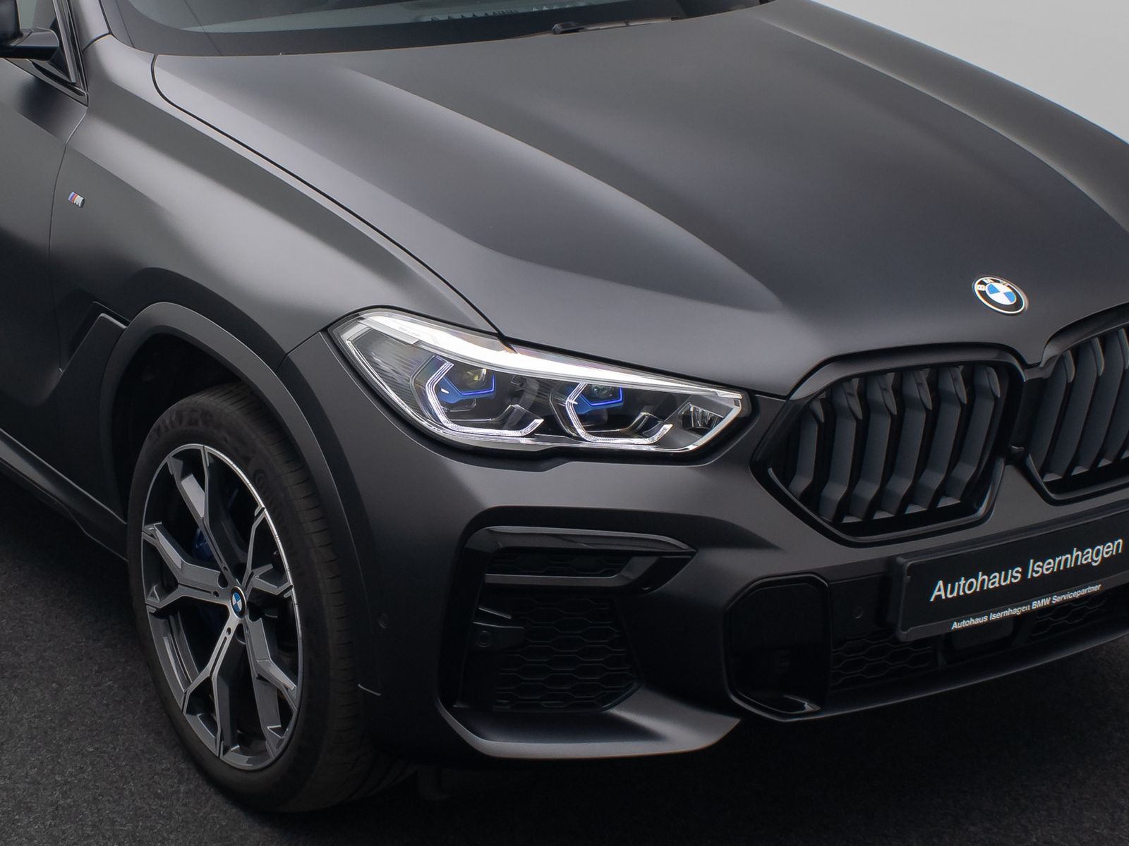Fahrzeugabbildung BMW X6 xD40d M Sport Laser DAB Kamera HUD AHK 21Zoll