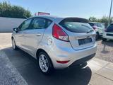 Ford Fiesta Sport Titanium Sportsitze Sport Lenkrad - Ford Fiesta: Grau