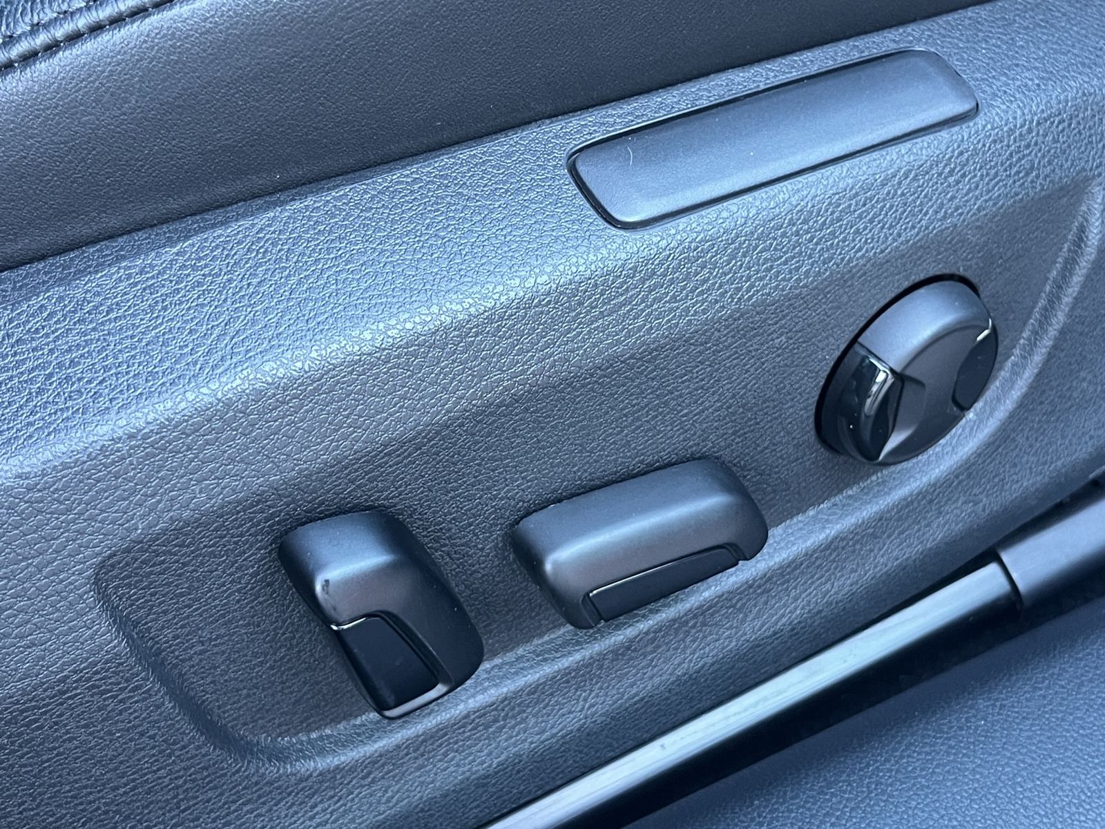 Fahrzeugabbildung SKODA Superb 2.0 TDI*DSG*SHZ*PDC*AHK*Navi*Leder*