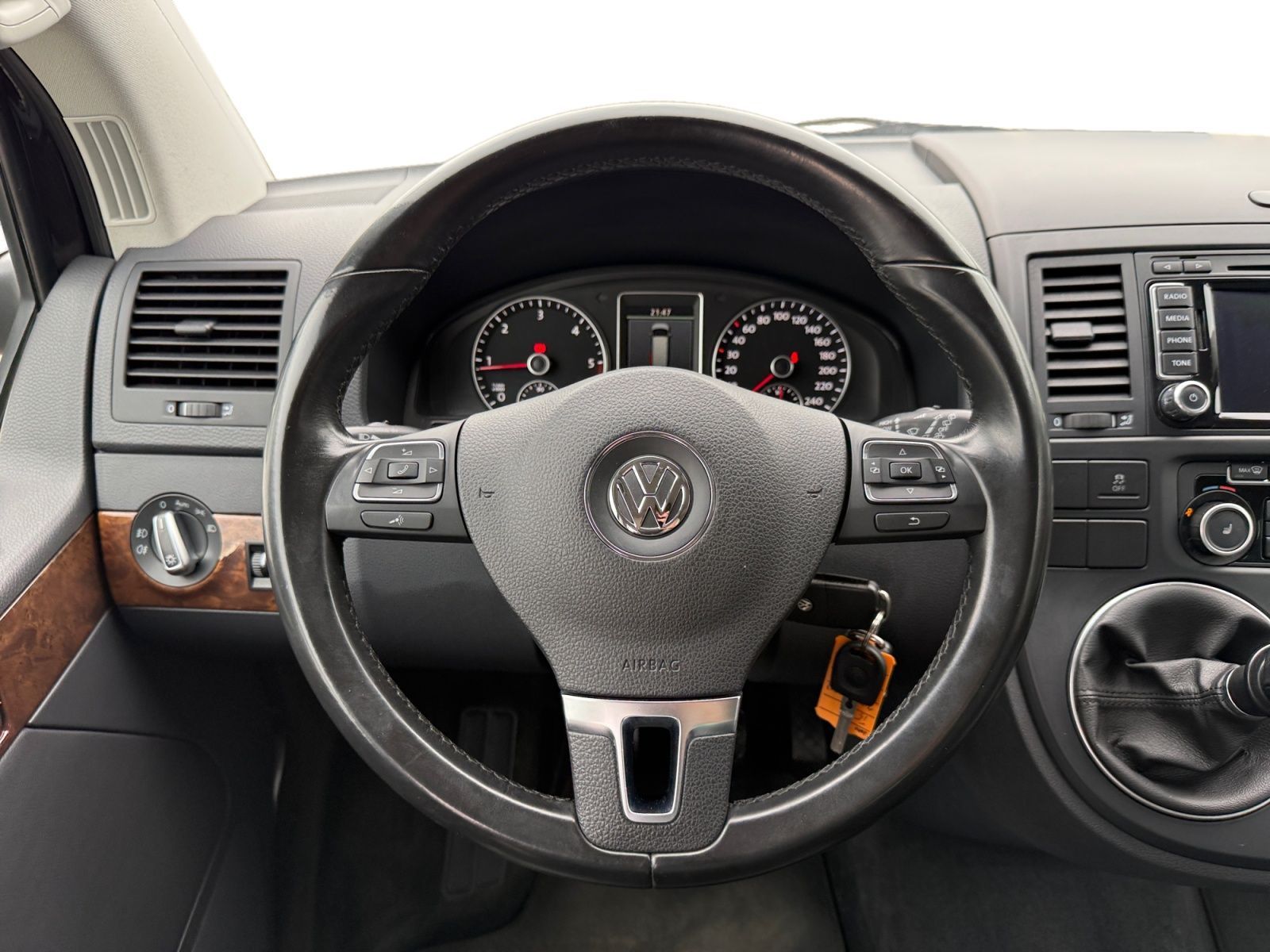 Fahrzeugabbildung Volkswagen T5 Multivan Comfortline 2,0 BiTDI D-PF