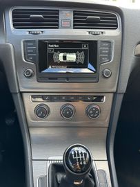 Volkswagen Golf - 2