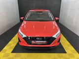 Hyundai i20 Mild-Hybrid+Mwst+Bose+Ambien+LED+Kam+Carplay - Hyundai i20 mit Benzin-Antrieb: Rot, Lederlenkrad