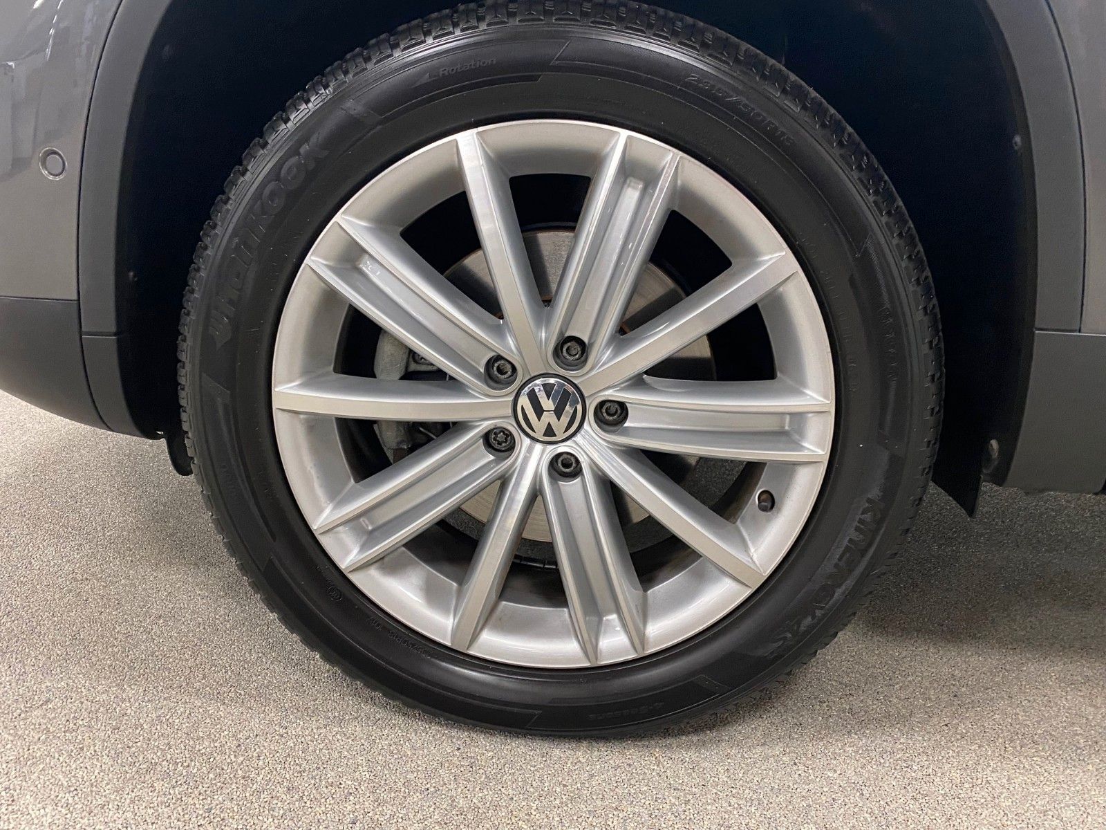 Fahrzeugabbildung Volkswagen Tiguan 2.0 TSI DSG 4MOTION LIFE+1.HAND+Bi-XENON+