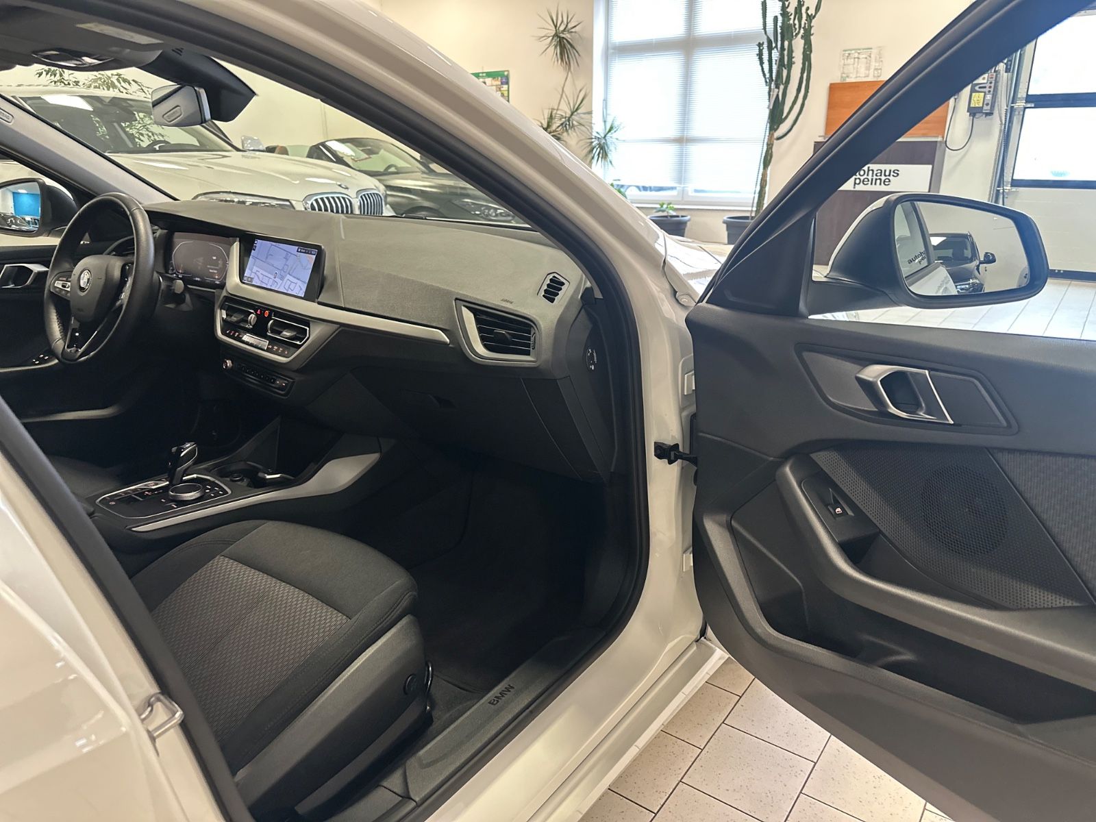 BMW 116d Aut/Navi/LED/SitzHeiz/ActivGuard/Tempomat foto 12
