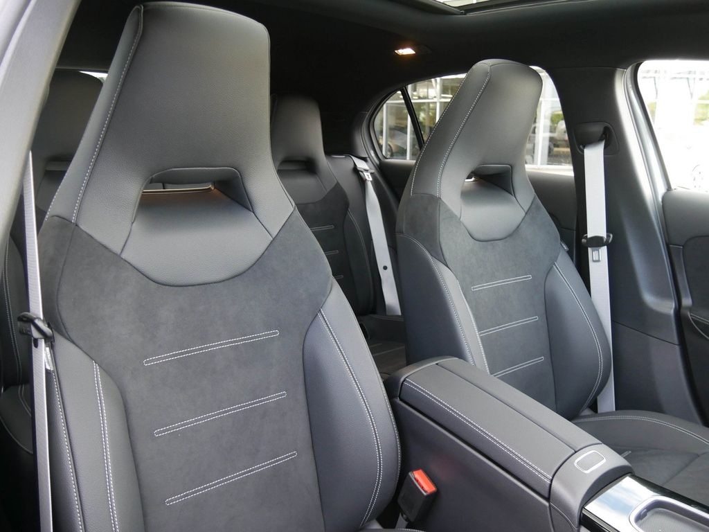 Mercedes-Benz A 200 Kompaktlimousine Special|AMG|PANO|DISTRO
