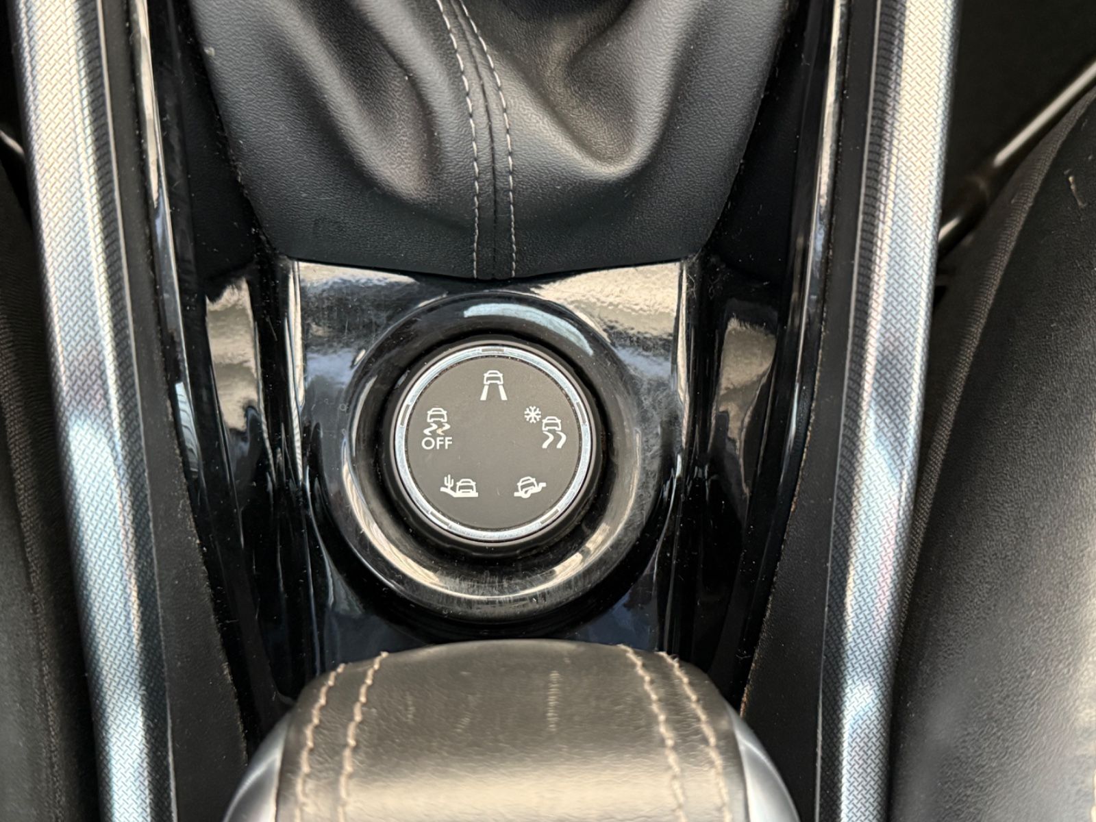 Fahrzeugabbildung Peugeot 2008 Allure