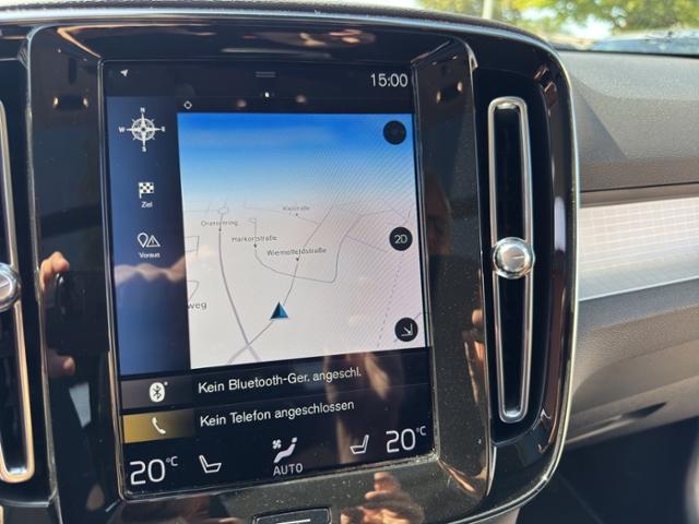 Volvo XC40 Momentum D3 2WD Autom. SSD AHK*