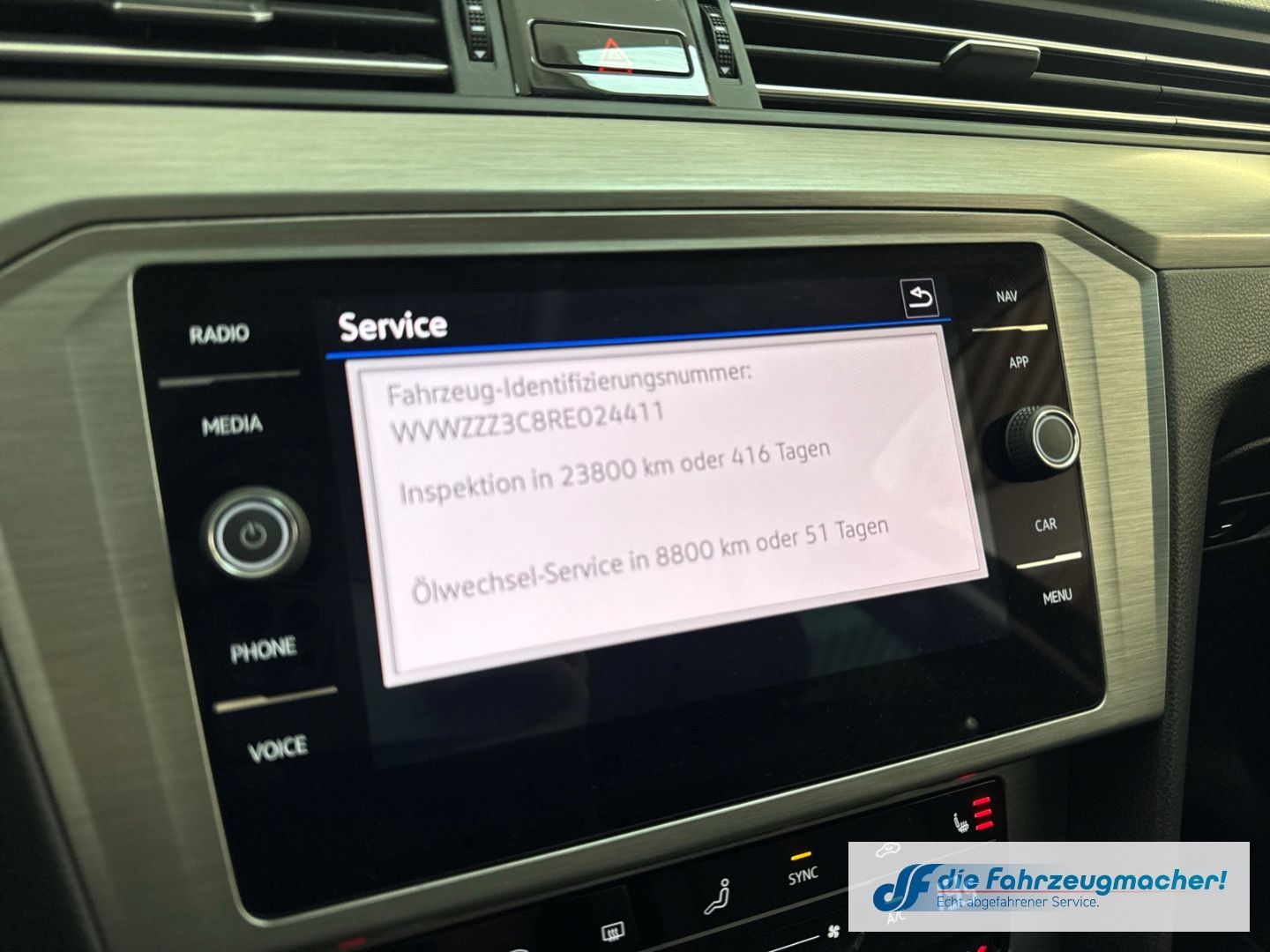 Fahrzeugabbildung Volkswagen Passat Variant Conceptline sch.AHK Navi LED ACC