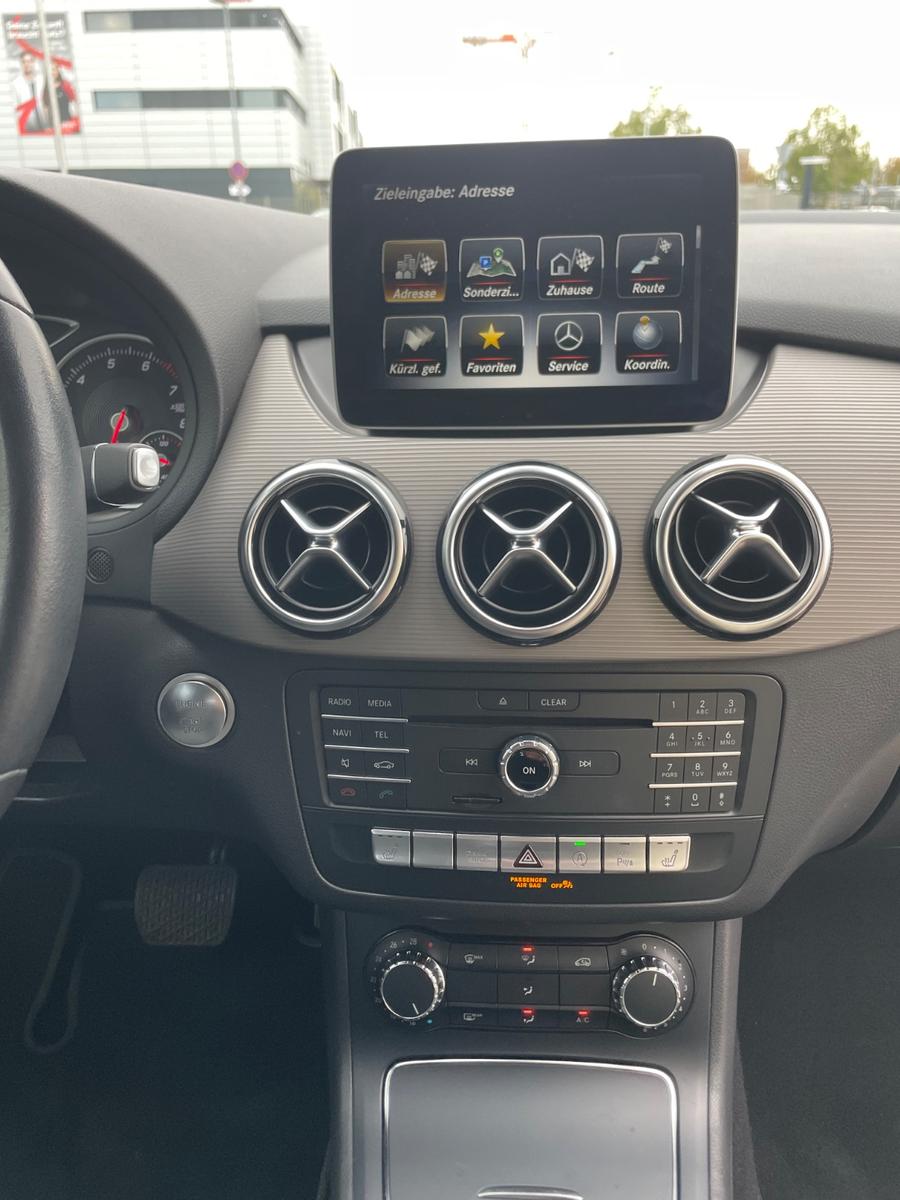Mercedes-Benz B 180 | 7G-DCT Automatik | LED Scheinw. | Tempo.