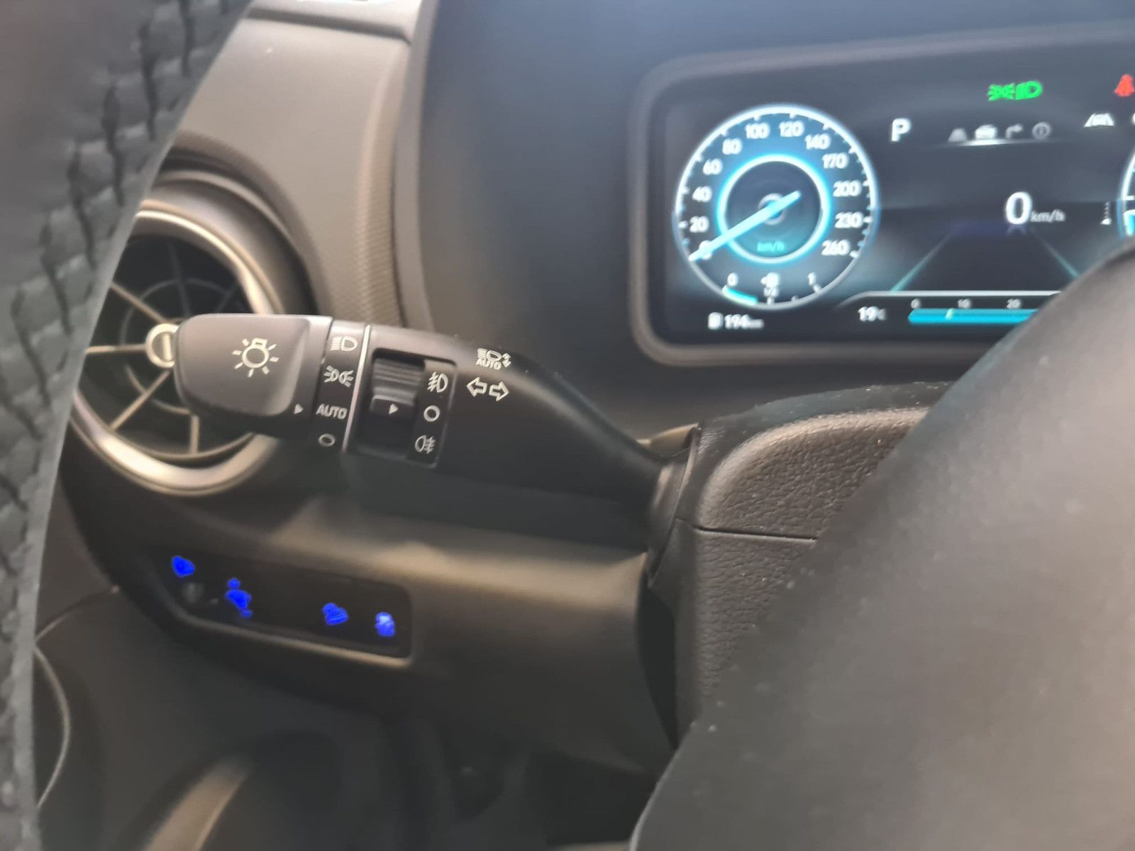 Fahrzeugabbildung Hyundai Kona 2WD / KAMERA / NAVI / ALLWETTER