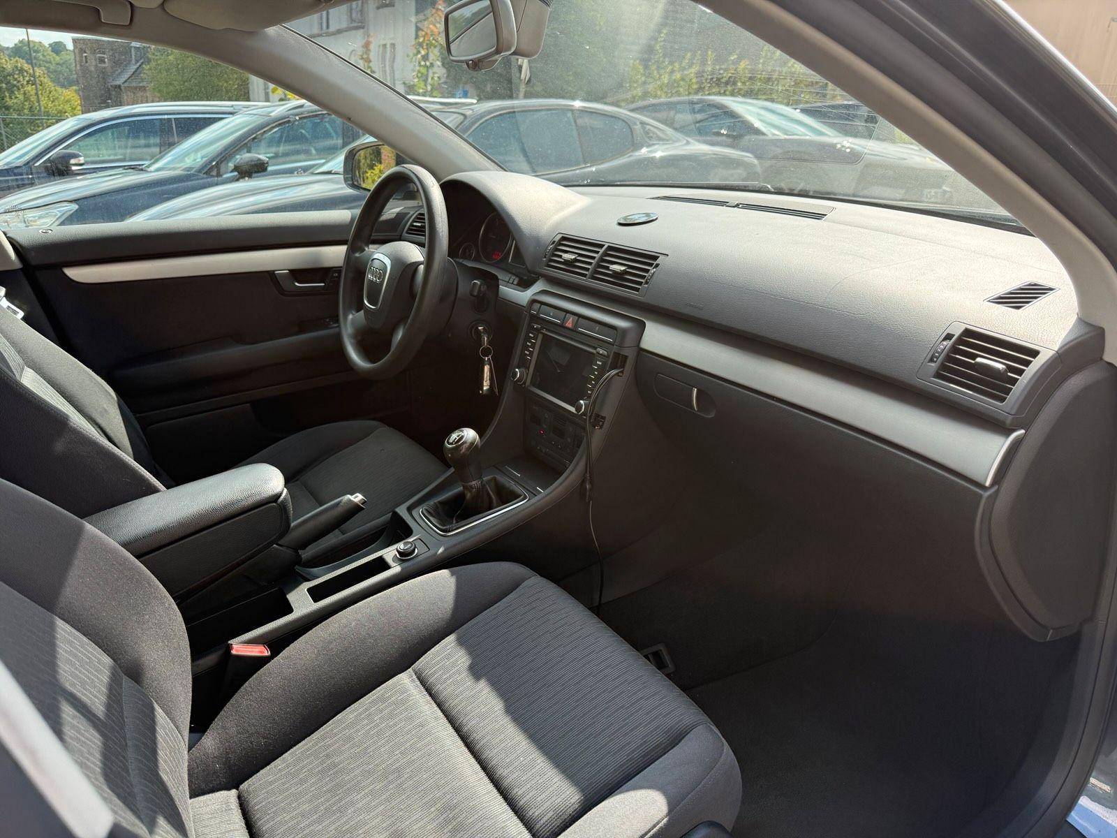 Audi A4 2006 — photo 7