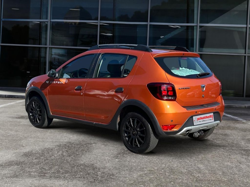 Fahrzeugabbildung Dacia Sandero Stepway TCe 90 Easy-R S&S Celebration