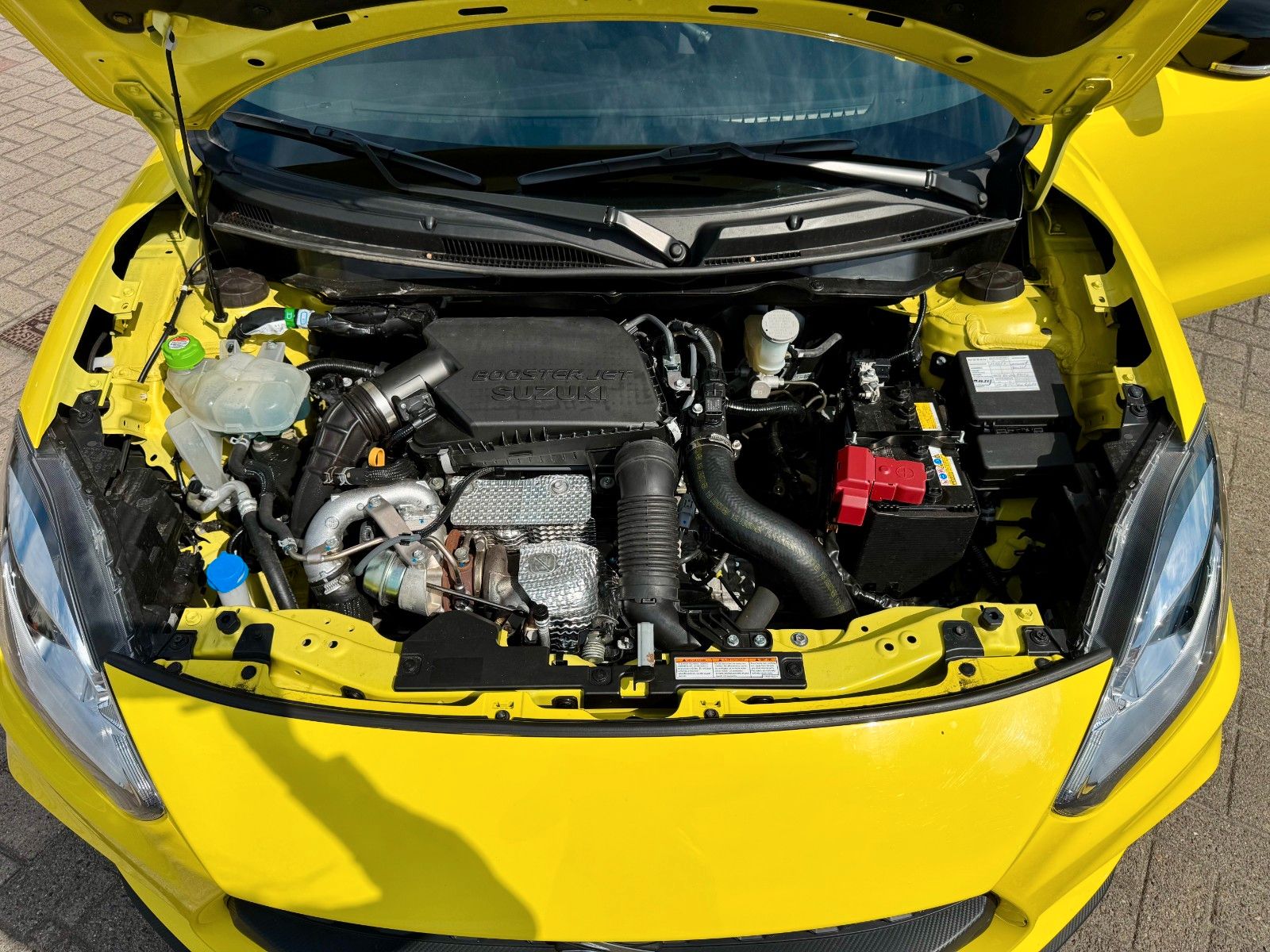 Fahrzeugabbildung Suzuki Swift Sport 1.4 Hybrid Turbo Black-Line